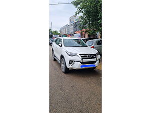 Second Hand Toyota Fortuner 2.8 4x2 MT [2016-2020] in Greater Noida