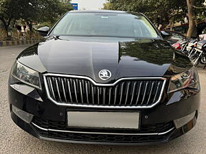 Second Hand Skoda Superb L&K TSI AT in Delhi