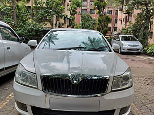 Second Hand Skoda Laura Elegance 2.0 TDI CR MT in Navi Mumbai