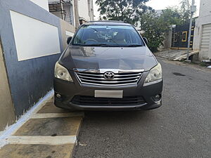 Second Hand Toyota Innova 2.5 VX 8 STR BS-IV in Tiruppur