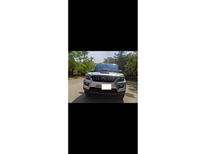 Second Hand Mahindra Scorpio S10 in Jalgaon