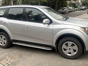 Second Hand महिंद्रा XUV500 w6 in दिल्ली