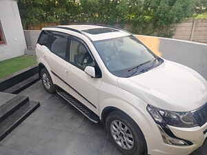 Second Hand महिंद्रा XUV500 w9 in गांधीधाम