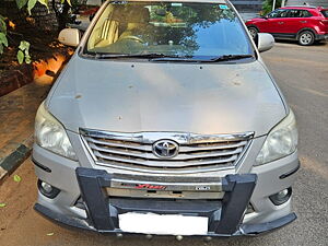 Second Hand Toyota Innova 2.5 VX 7 STR BS-IV in Hyderabad