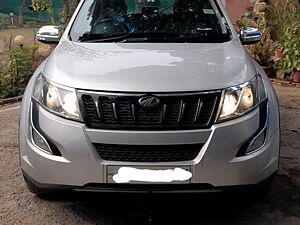 Second Hand Mahindra XUV500 W10 in Delhi