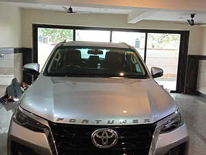 Second Hand Toyota Fortuner 4X2 AT 2.8 Diesel in Delhi