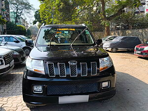 Second Hand Mahindra TUV300 T4 Plus in Delhi