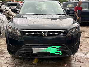 Second Hand महिंद्रा xuv300 w6 1.2 पेट्रोल in लखनऊ