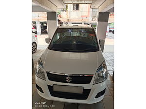 Second Hand Maruti Suzuki Wagon R VXI in Gandhinagar