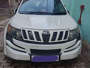 Second Hand महिंद्रा XUV500 w8 in बललिया