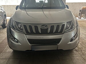 Second Hand Mahindra XUV500 W10 in Navi Mumbai