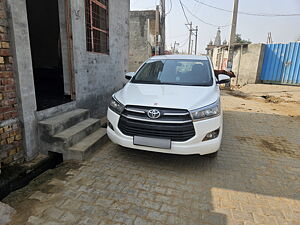 Second Hand Toyota Innova Crysta 2.4 V Diesel in Hisar