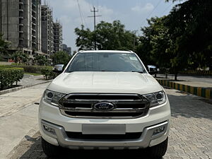 Second Hand Ford Endeavour Titanium 3.2 4x4 AT in Delhi