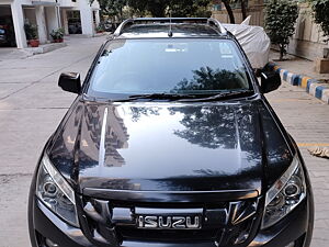 Second Hand Isuzu D-Max V-Cross 4x4 in Delhi