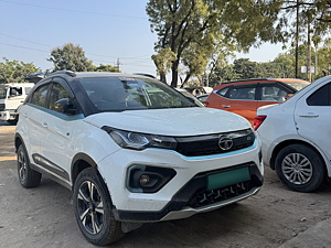 Second Hand Tata Nexon EV XZ Plus Lux 7.2 KW Fast Charger [2022-2023] in Mehsana