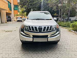 Second Hand महिंद्रा XUV500 w6 in गुड़गांव