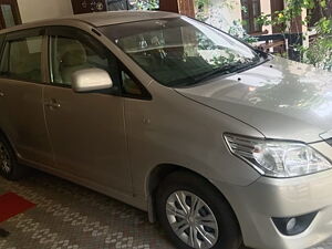 Second Hand Toyota Innova 2.5 GX 8 STR BS-III in Thrissur