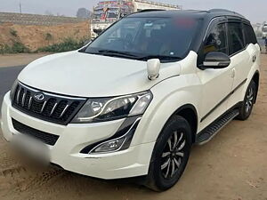 Second Hand Mahindra XUV500 W10 AT in Kolkata