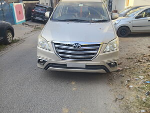 Second Hand Toyota Innova 2.5 VX 8 STR BS-IV in Chennai