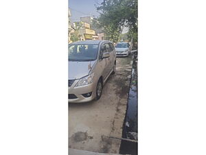 Second Hand Toyota Innova Aero Ltd 7 STR BS IV in Hardoi