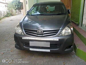 Second Hand Toyota Innova 2.5 GX 8 STR BS-IV in Orai