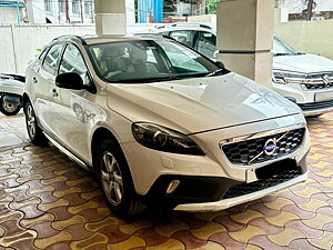 Second Hand Volvo V40 Cross Country T4 Momentum in Hyderabad