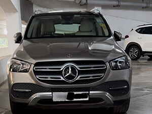 Second Hand मर्सिडीज़ बेंज़ GLE 300d 4मैटिक एलडब्ल्यूबी [2020-2023] in मुंबई