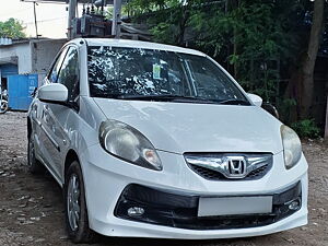 Second Hand Honda Brio V MT in Bhavnagar