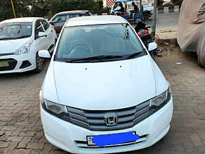 Second Hand होंडा सिटी 1.5 v एमटी in दिल्ली