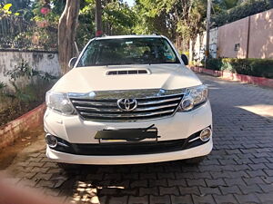 Second Hand Toyota Fortuner 3.0 4x4 AT in Delhi