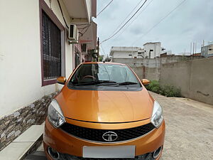 Second Hand Tata Tiago Revotron XZ in Chhatarpur