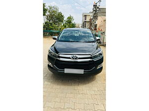 Second Hand Toyota Innova Crysta 2.4 V Diesel in Bhiwani