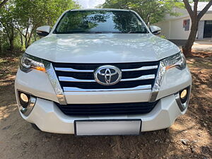 Second Hand Toyota Fortuner 2.8 4x2 AT [2016-2020] in Tiruppur