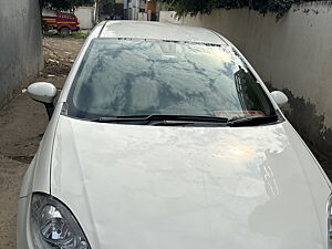 Second Hand Fiat Linea Emotion 1.3 in Beed