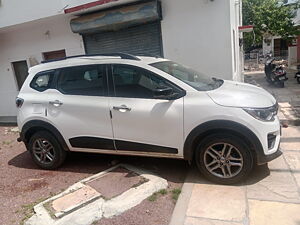 Second Hand Renault Triber RXZ in Chhatarpur