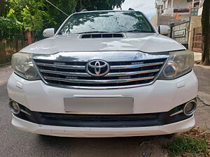 Second Hand Toyota Fortuner 3.0 4x2 MT in Firozabad