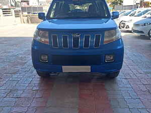 Second Hand महिंद्रा tuv300 t8 in अहमदाबाद