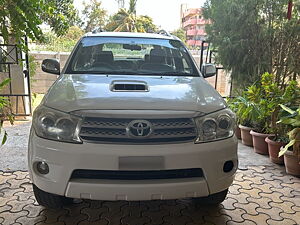 Second Hand Toyota Fortuner 3.0 MT in Nanded