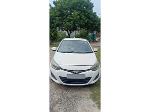 Second Hand Hyundai i20 Magna 1.4 CRDI in Agra