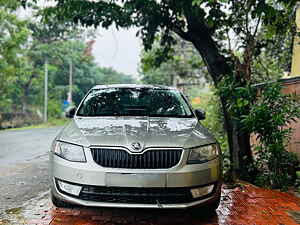 Second Hand स्कोडा ऑक्टाविया एम्बिशन 2.0 tdi एमटी ज़ील in थिरुवल्लूर