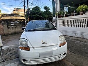 Second Hand Chevrolet Spark LT 1.0 LPG in Allahabad