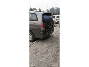 Second Hand Toyota Innova 2.5 E 8 STR in Faizabad