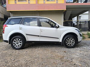 Second Hand Mahindra XUV500 W10 AT in Tumkur