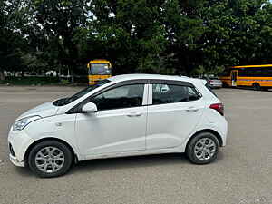 Second Hand हुंडई ग्रैंड i10  मैग्ना 1.1 crdi [2013-2016] in पंचकुला