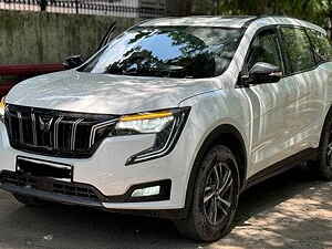 Second Hand महिंद्रा xuv700 AX 7 पेट्रोल 7 सीटर [2021] in दिल्ली