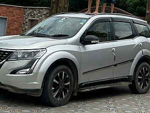 Second Hand மஹிந்திரா  xuv500 w11 ஏடீ in குர்கான்