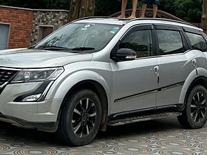 Second Hand Mahindra XUV500 W11 AT in Gurgaon