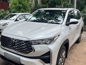 Second Hand टोयोटा इनोवा हायक्रॉस ZX (o) हाइब्रिड 7 सीटर in ग्रेटर नोएडा