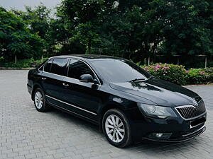 Second Hand Skoda Superb Elegance TDI AT in Nashik