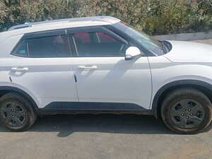 Second Hand Hyundai Venue SX 1.2 Petrol in Bhuj